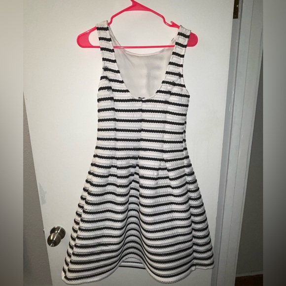 Women’s Mystic, Knee-Length, Black and White, Sleeveless, Cocktail Dress; Size L - Picture 2 of 5